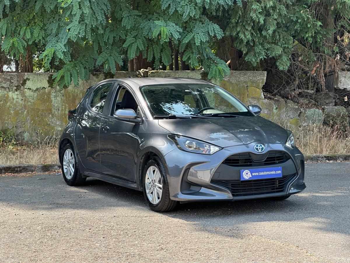 toyota-yaris-2022-hibrido-a-gasolina-1490cc