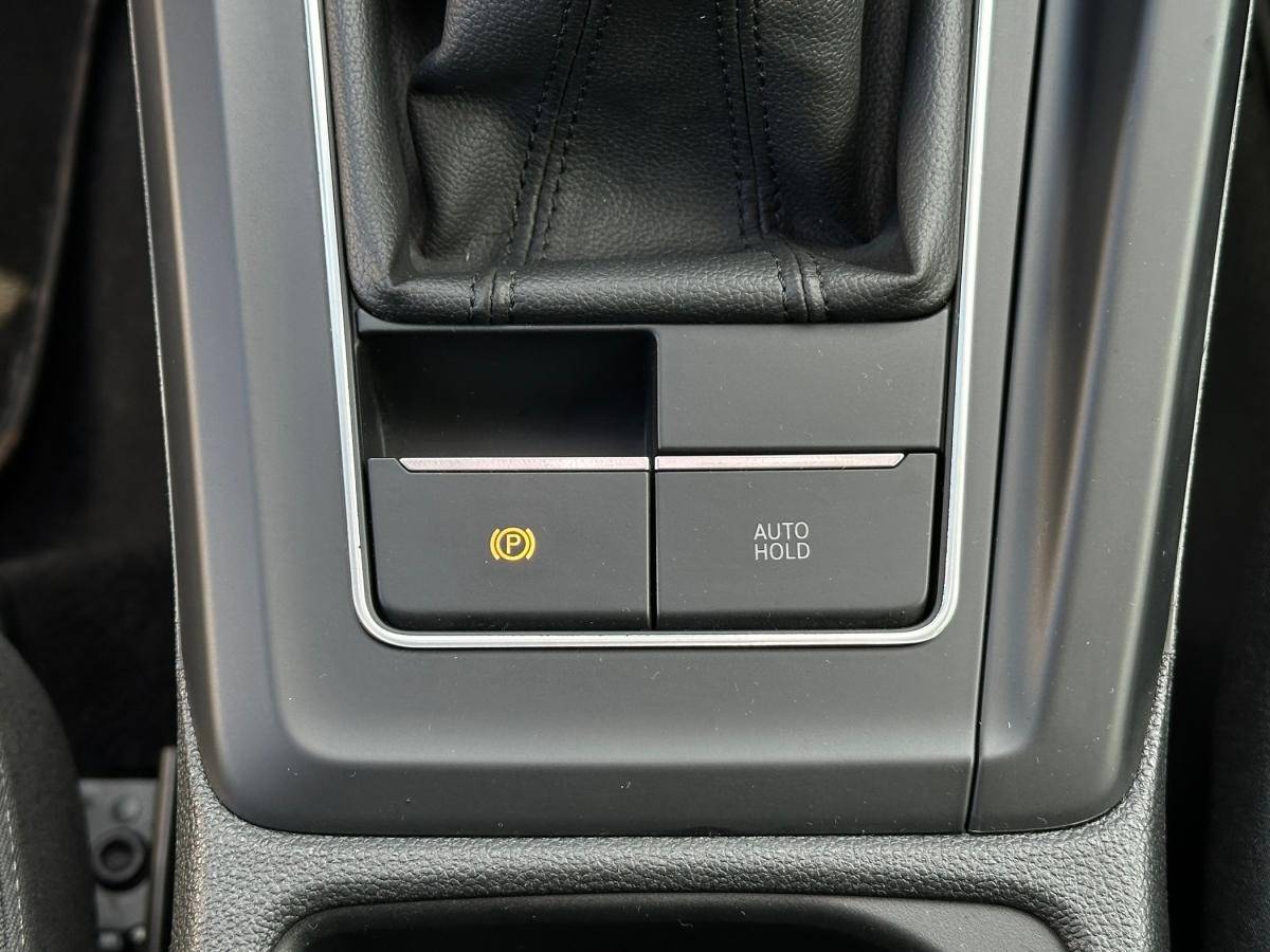 volkswagen-golf-2023-gasolina-999cc