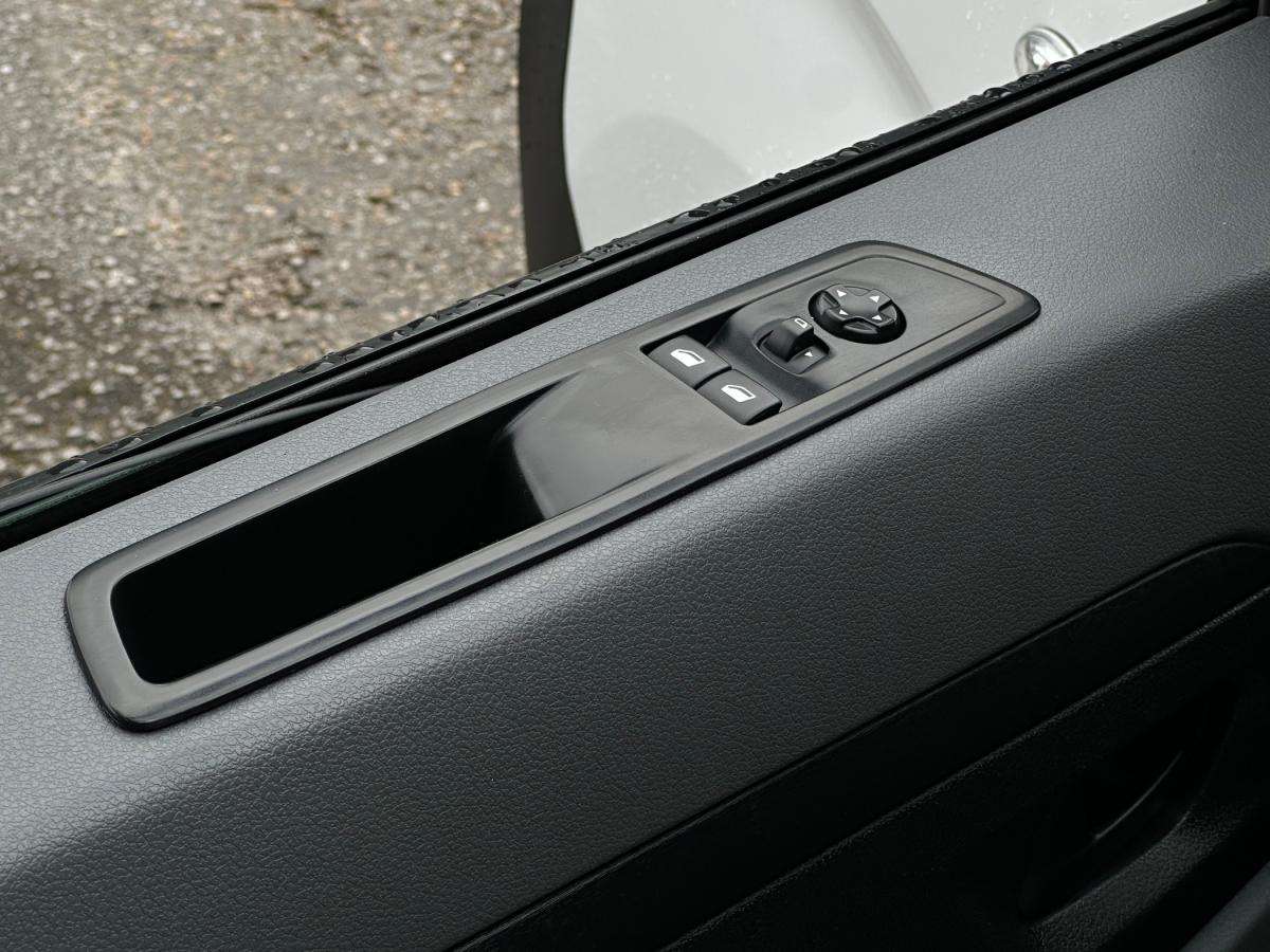opel-vivaro-2022-diesel-1499cc