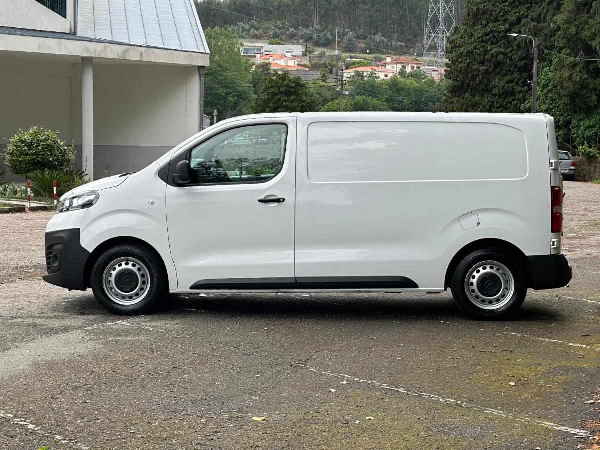 opel-vivaro-2022-diesel-1499cc