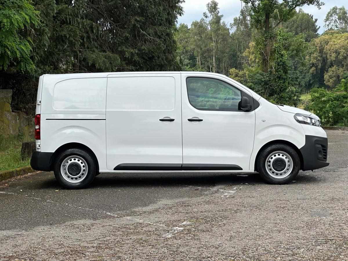 opel-vivaro-2022-diesel-1499cc