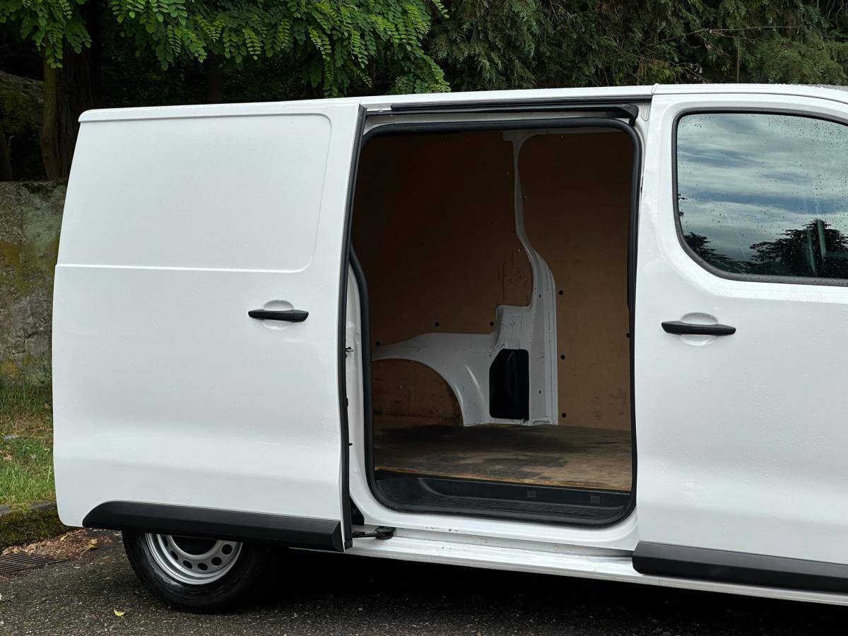 opel-vivaro-2022-diesel-1499cc