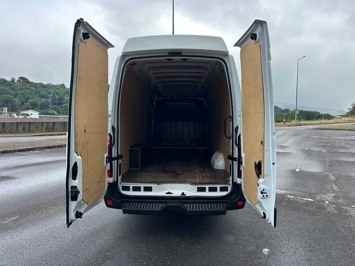 renault-master-2023-diesel-2299cc