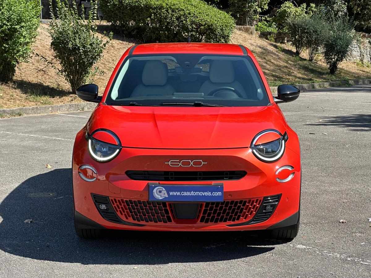 fiat-600-2023-eletrico-500cc