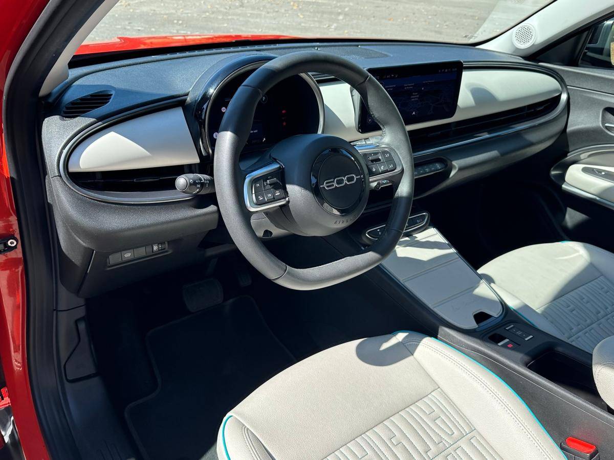 fiat-600-2023-eletrico-500cc
