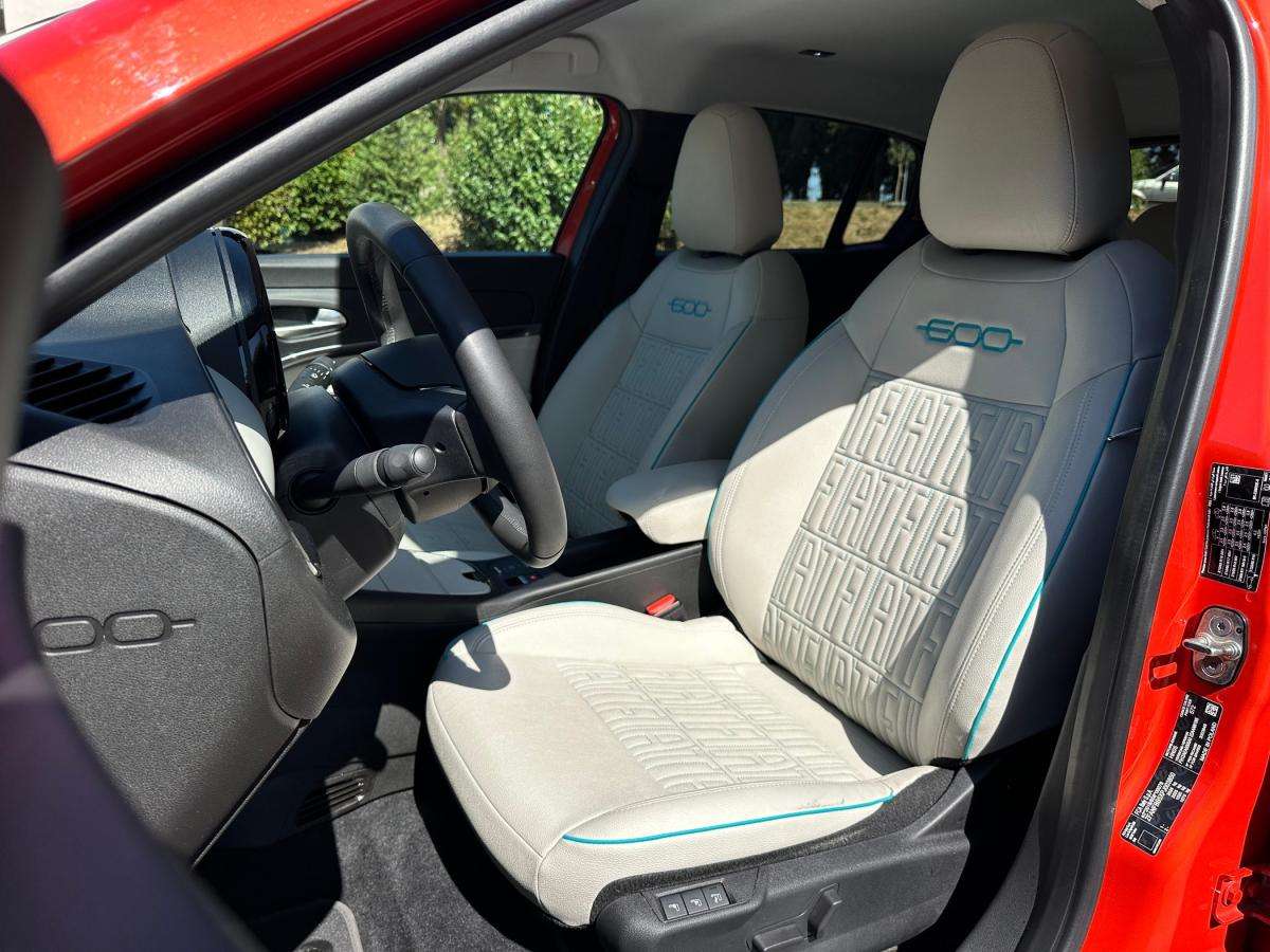 fiat-600-2023-eletrico-500cc