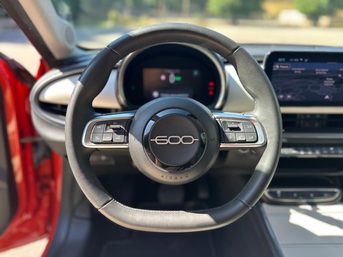 fiat-600-2023-eletrico-500cc
