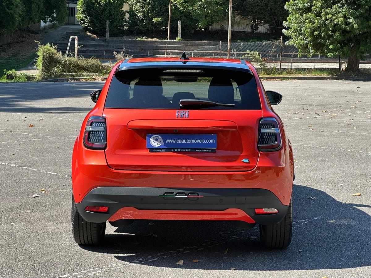 fiat-600-2023-eletrico-500cc