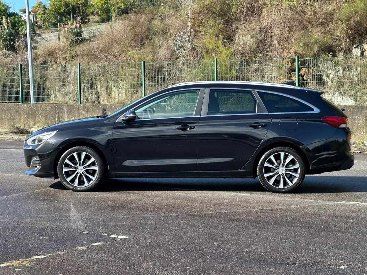 hyundai-i30-sw-2020-diesel-1598cc