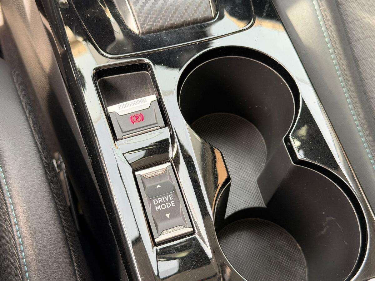 peugeot-208-2023-gasolina-1199cc