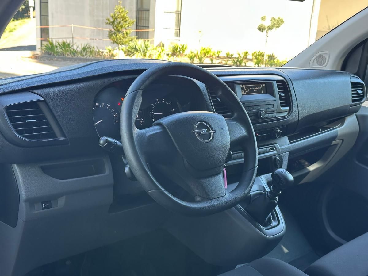 opel-vivaro-2021-diesel-1499cc