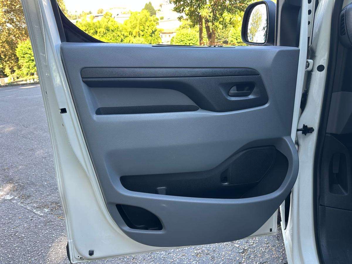 opel-vivaro-2021-diesel-1499cc