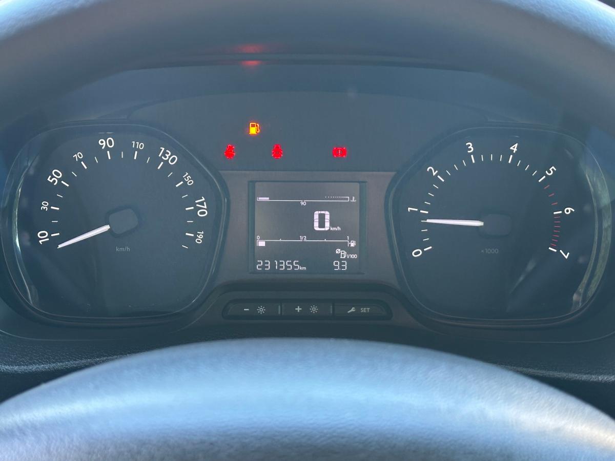 opel-vivaro-2021-diesel-1499cc