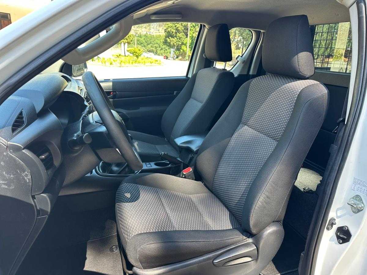 toyota-hilux-2020-diesel-2393cc