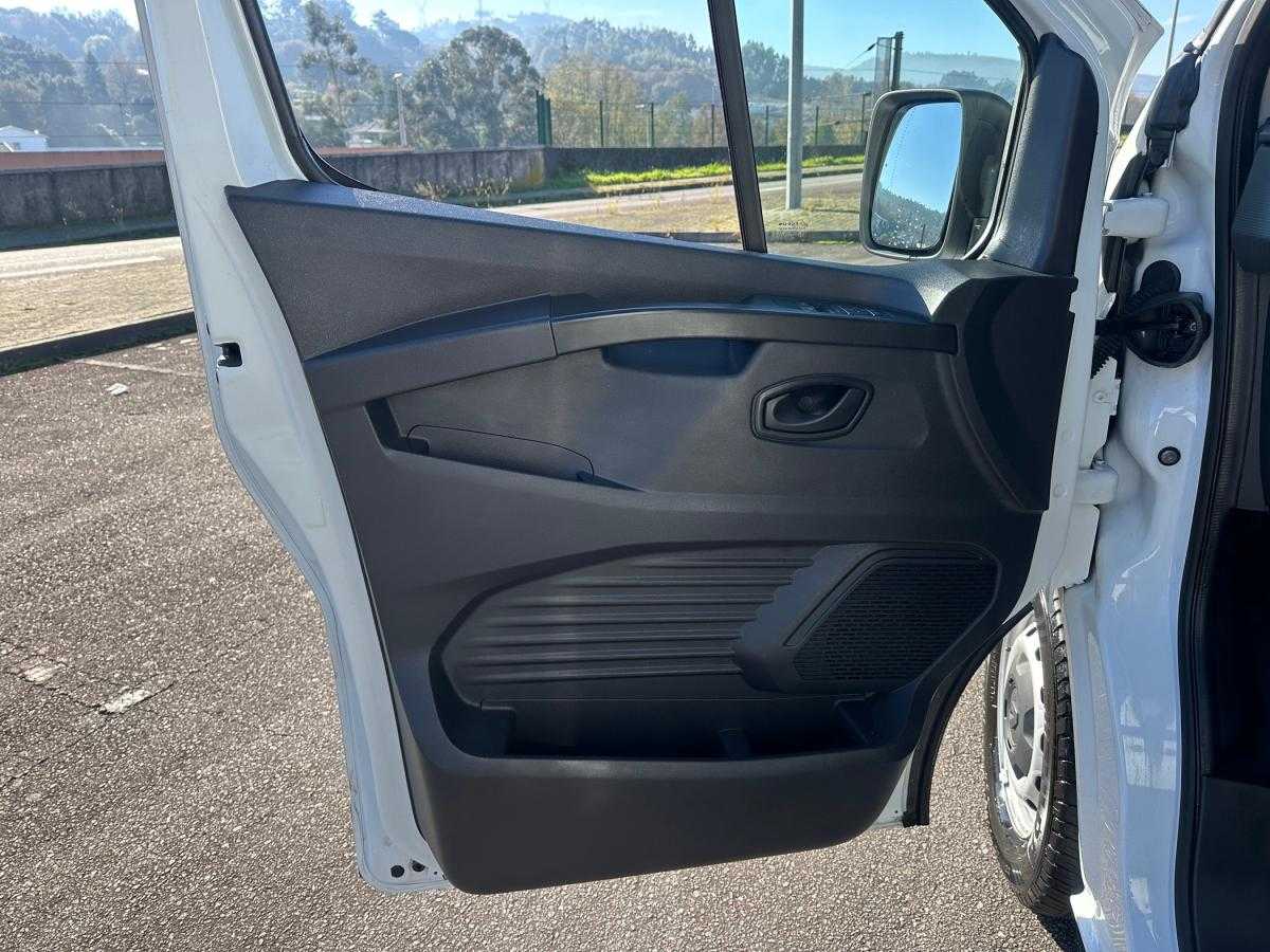 renault-trafic-2023-diesel-1997cc