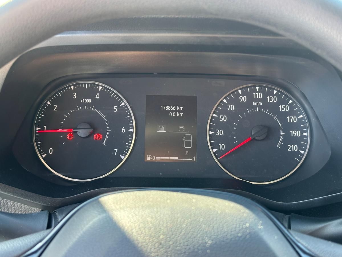 renault-trafic-2023-diesel-1997cc