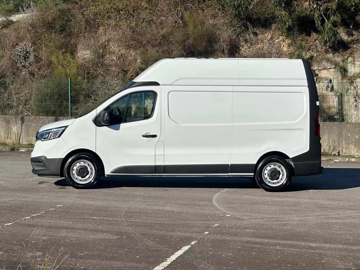 renault-trafic-2023-diesel-1997cc