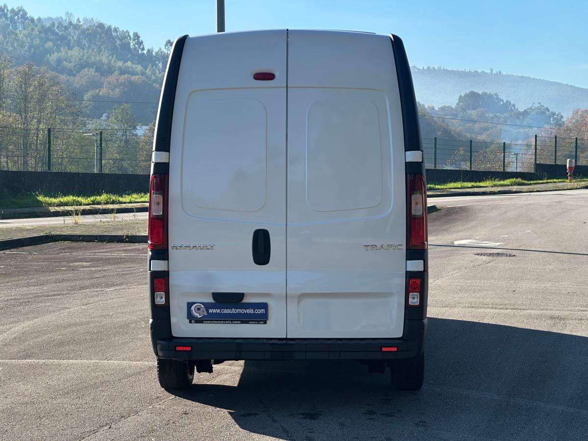 renault-trafic-2023-diesel-1997cc