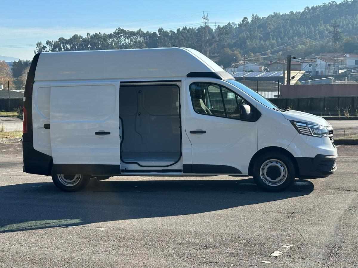 renault-trafic-2023-diesel-1997cc