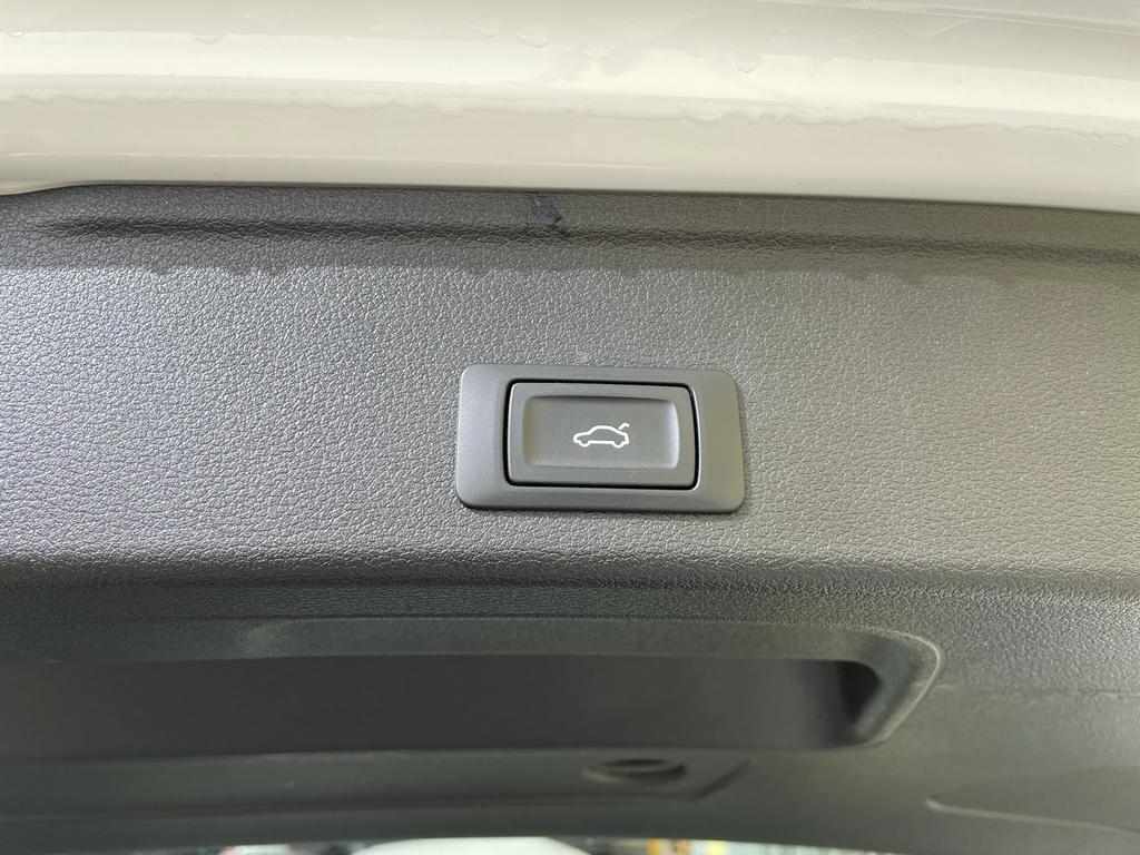 audi-a4-40-tdi-avant-2019-diesel-1968cc