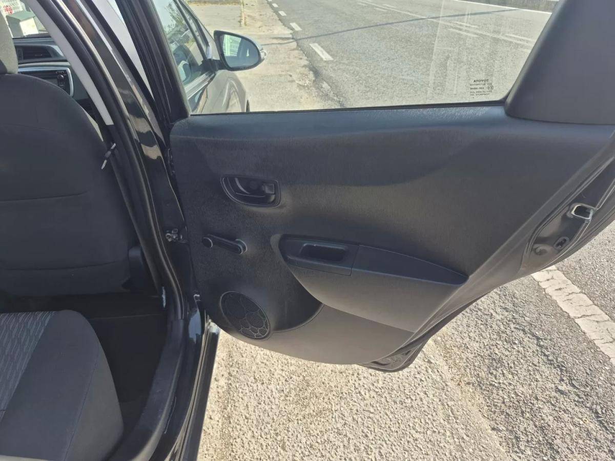 toyota-yaris-2012-gasolina-998cc