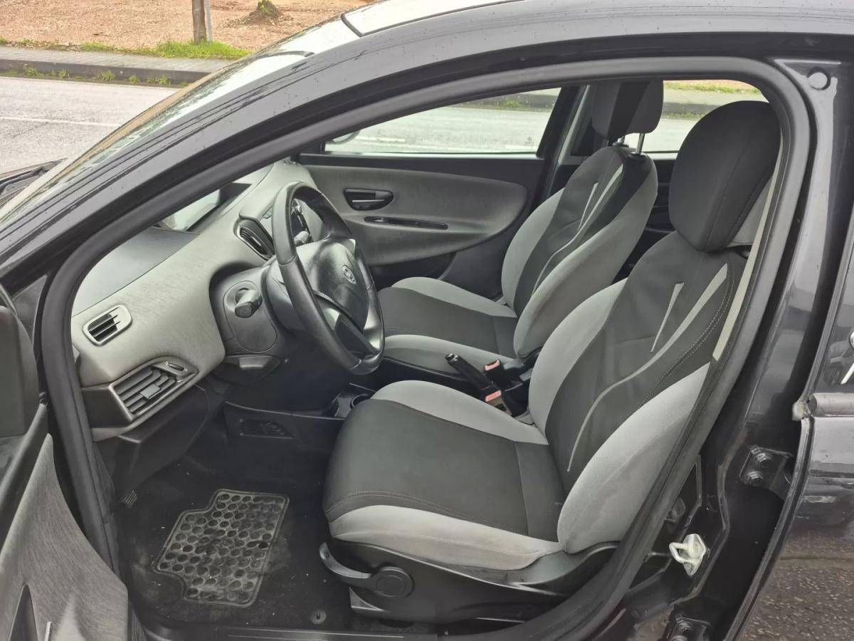 lancia-ypsilon-2013-gasolina-1242cc