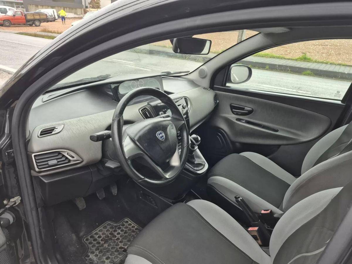 lancia-ypsilon-2013-gasolina-1242cc
