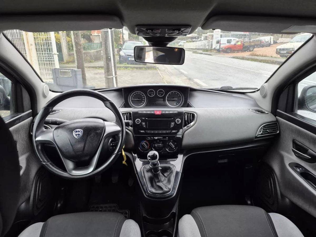 lancia-ypsilon-2013-gasolina-1242cc