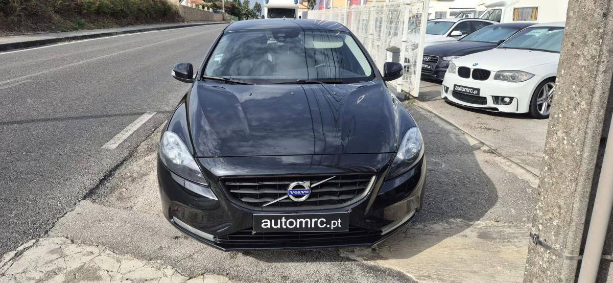 volvo-v40-2015-diesel-1560cc