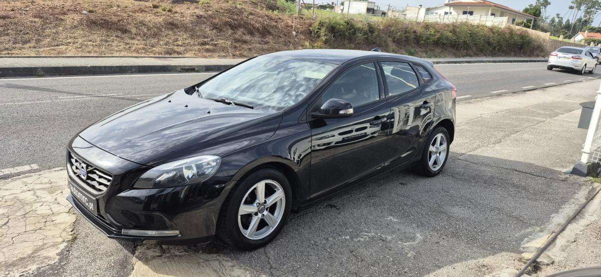 volvo-v40-2015-diesel-1560cc
