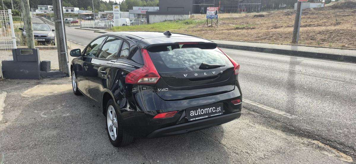 volvo-v40-2015-diesel-1560cc