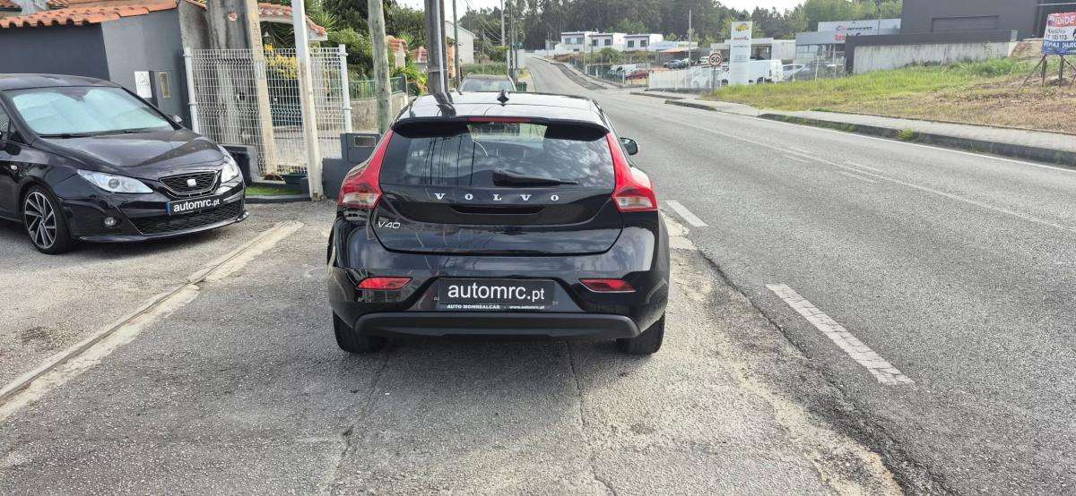 volvo-v40-2015-diesel-1560cc