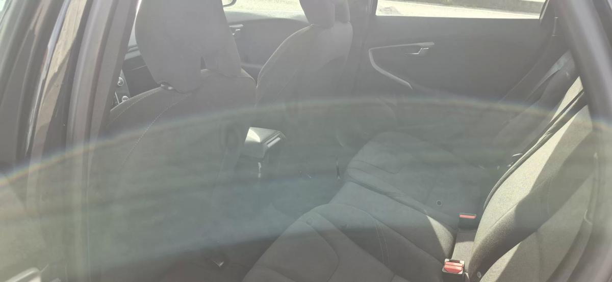 volvo-v40-2015-diesel-1560cc