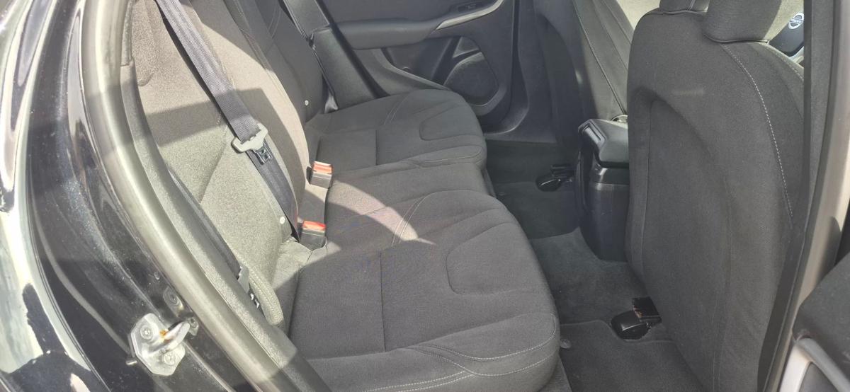 volvo-v40-2015-diesel-1560cc