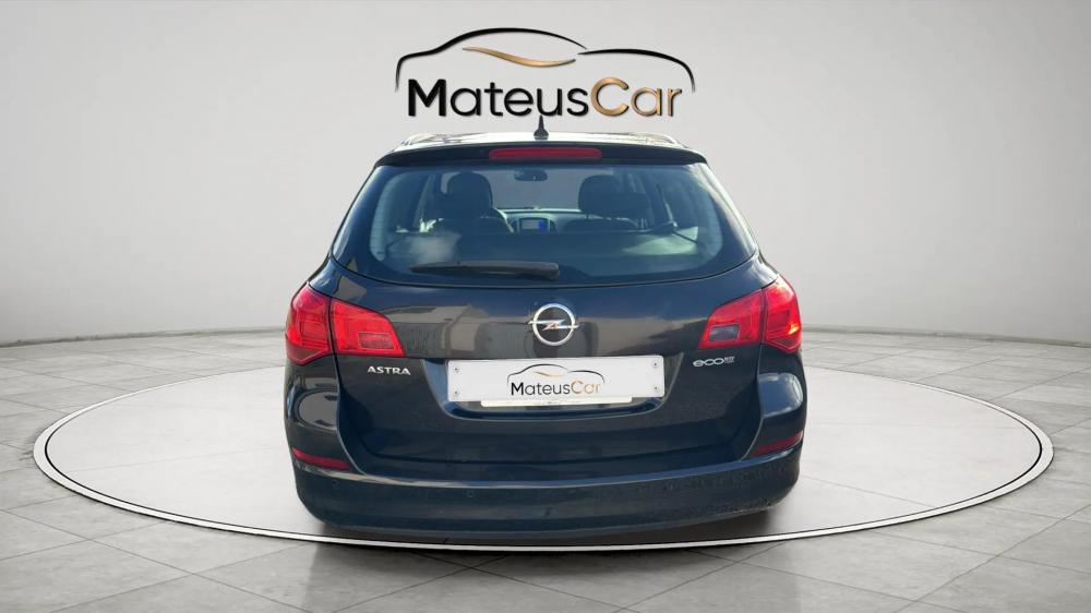 opel-astra-sport-tourer-2011-diesel-1248cc