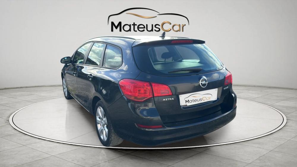 opel-astra-sport-tourer-2011-diesel-1248cc