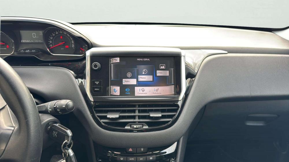 peugeot-208-2013-diesel-1398cc