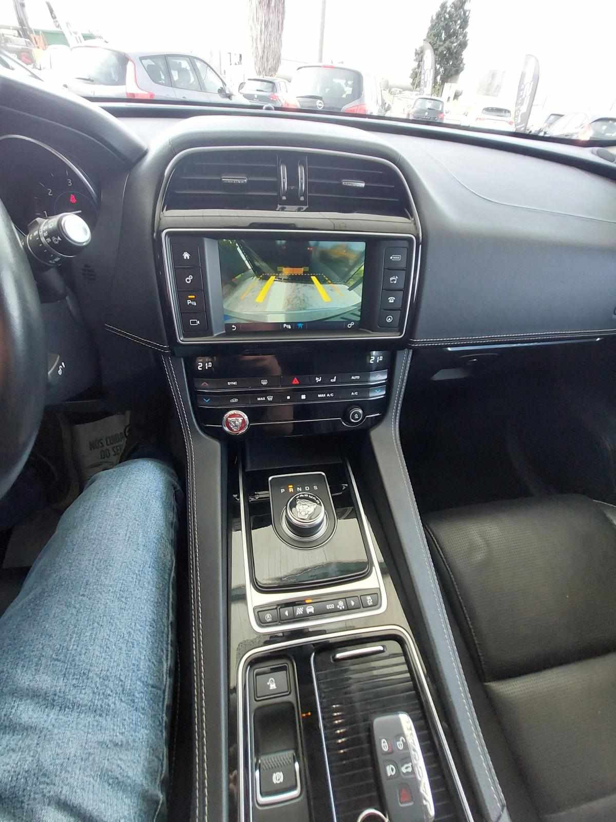 jaguar-f-pace-2018-diesel-1999cc