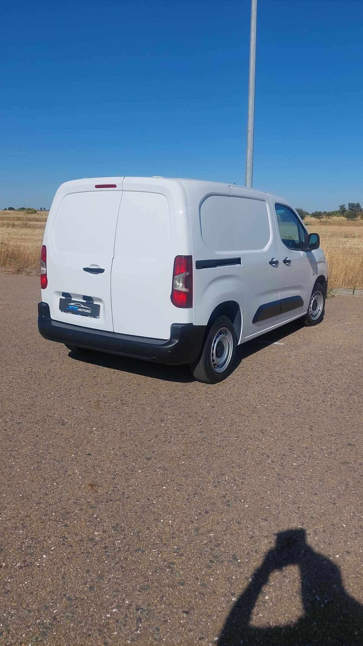 citroen-berlingo-2023-diesel-1499cc