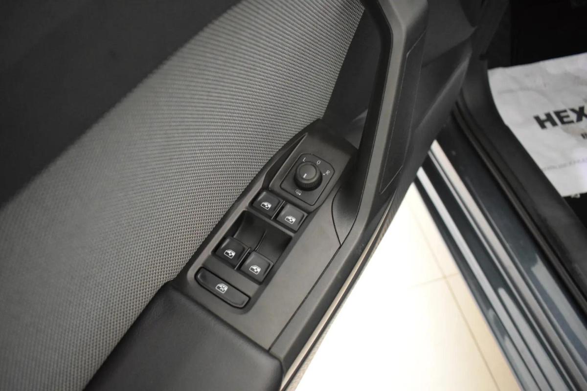 seat-leon-st-2023-diesel-1998cc