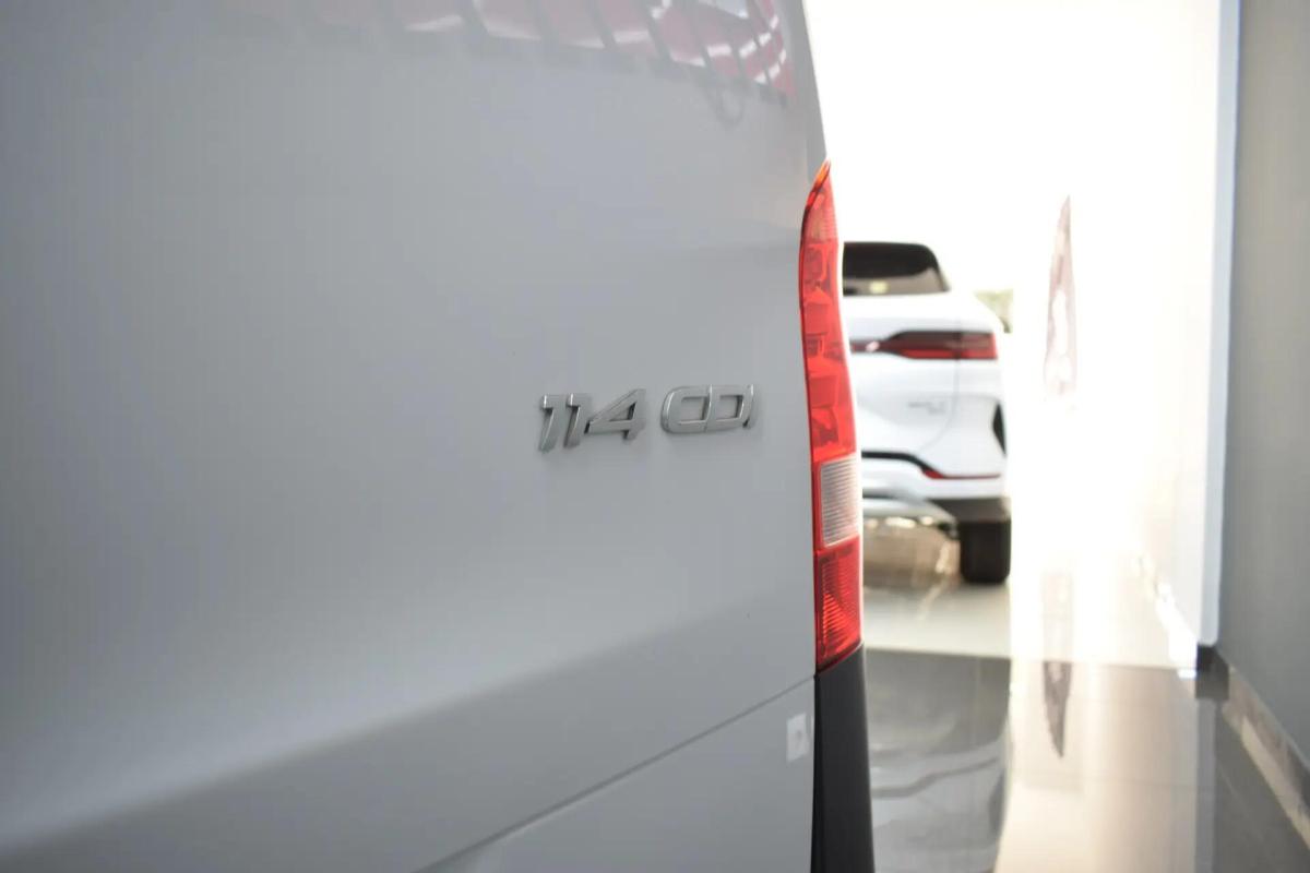mercedes-benz-vito-114-cdi-2025-diesel-1950cc