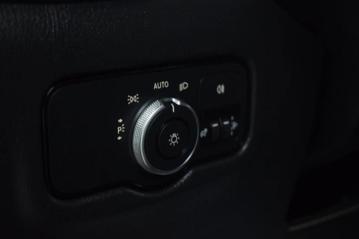 mercedes-benz-vito-114-cdi-2025-diesel-1950cc