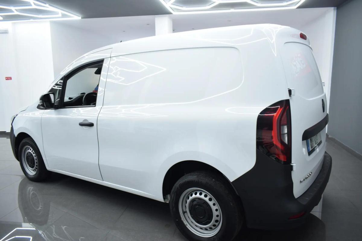 renault-kangoo-2025-diesel-1461cc