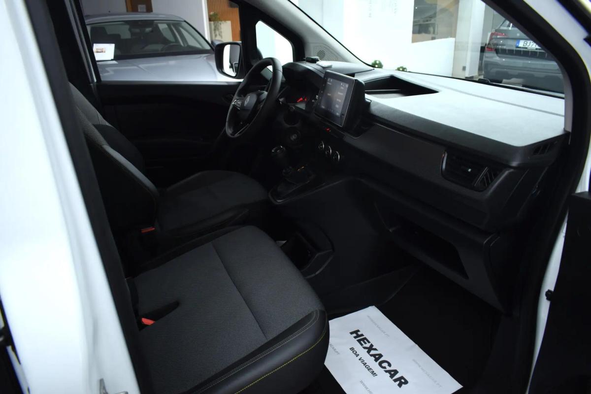 renault-kangoo-2025-diesel-1461cc
