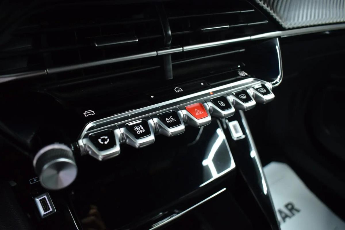 peugeot-2008-2024-gasolina-1199cc