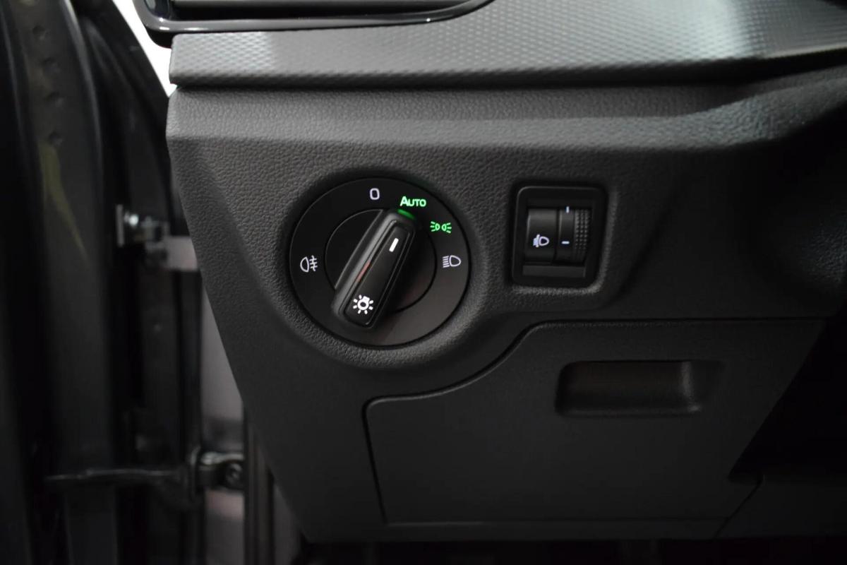 skoda-kamiq-2024-gasolina-999cc