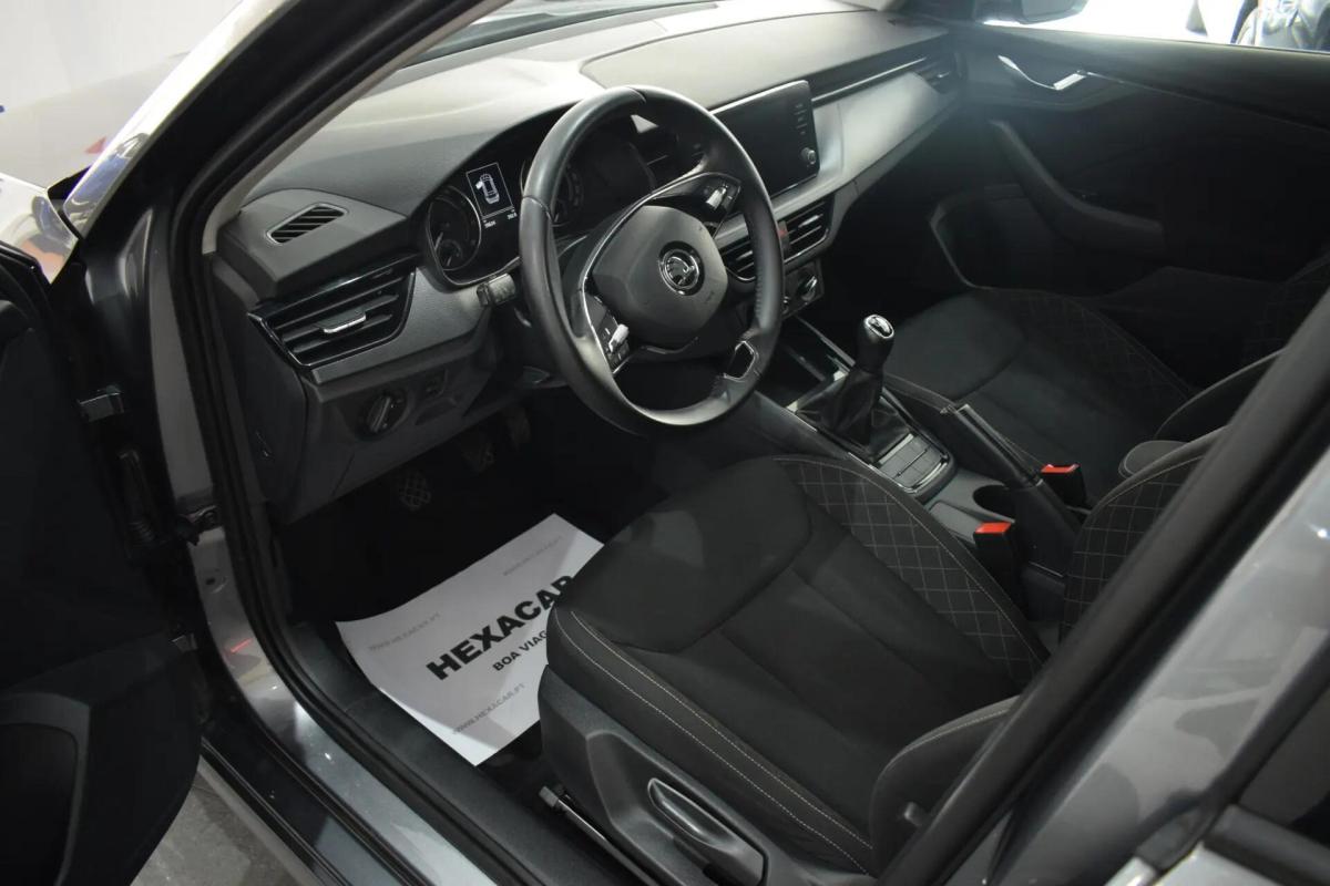 skoda-kamiq-2024-gasolina-999cc
