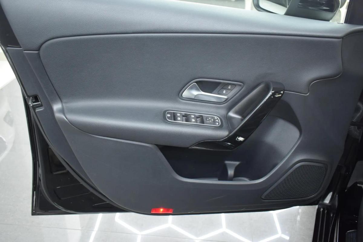 mercedes-benz-classe-a-a-160-2020-gasolina-1332cc