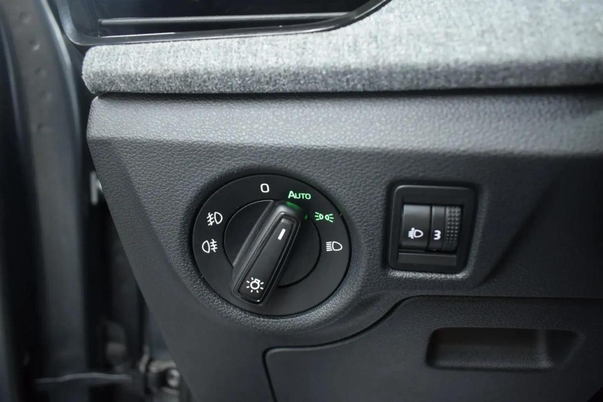 skoda-scala-2024-gasolina-999cc