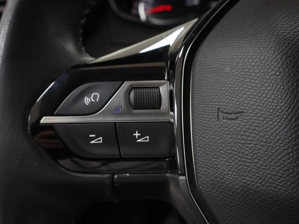 peugeot-208-2022-gasolina-1199cc